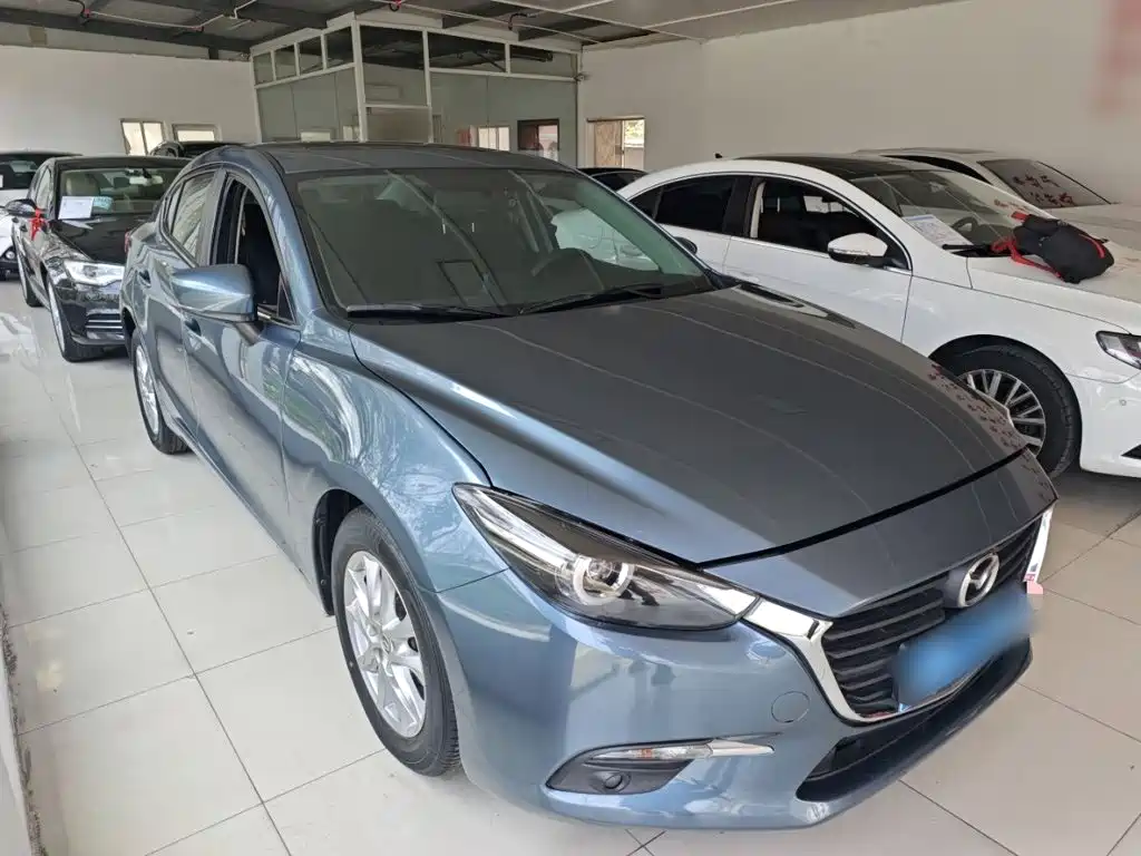 Mazda 3 Axela 2018 — фото 22