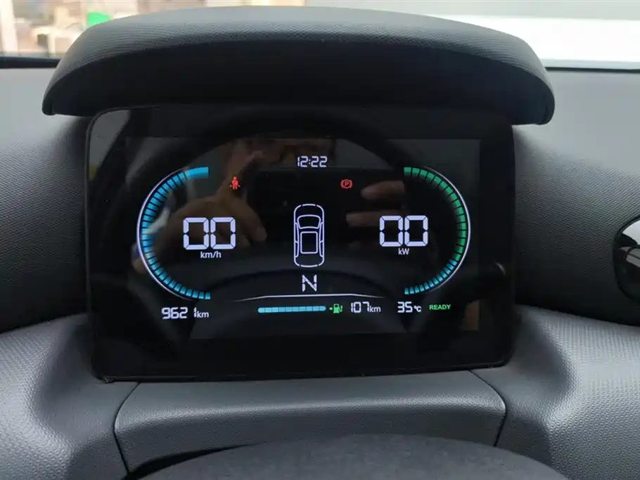 Leapmotor Zero Running T03 2025 — фото 14