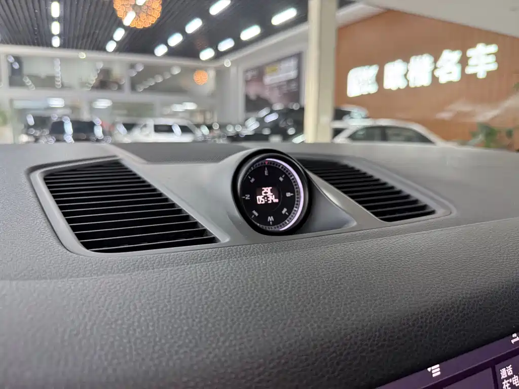 Porsche Cayenne 2018 — фото 14