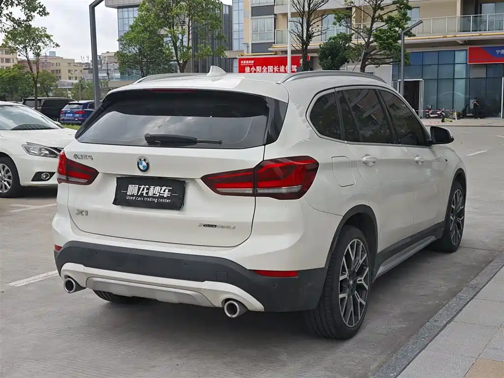 BMW X1 2021 — фото 9