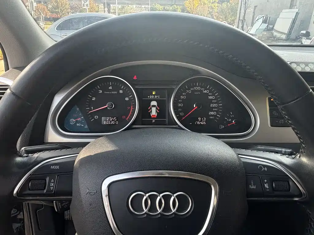Audi Q7 2014 — фото 21