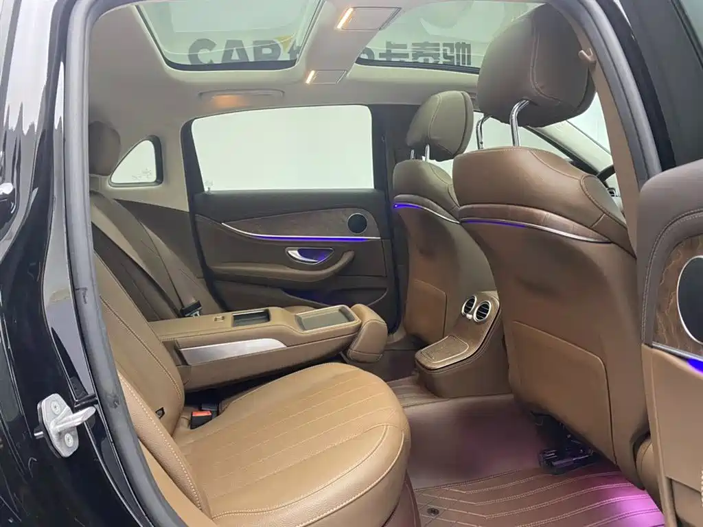Mercedes-Benz E-Class 2023 — фото 22
