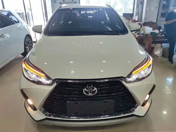 Toyota Yaris L 2021