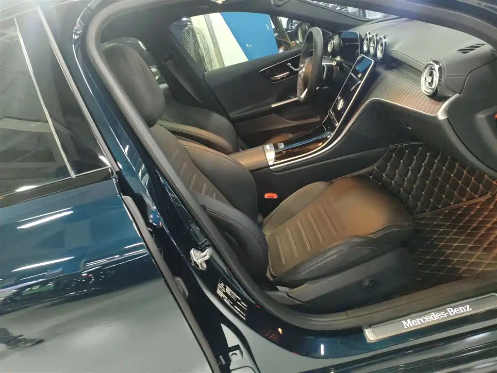 Mercedes-Benz C-Class 2023 — фото 20