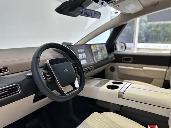 Li Auto MEGA 2025