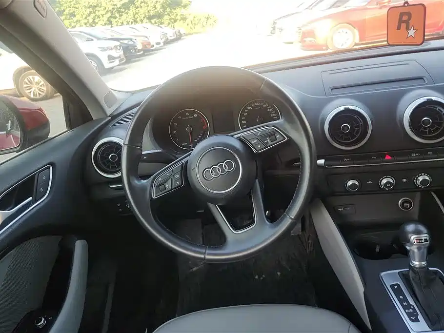Audi A3 2018 — фото 15