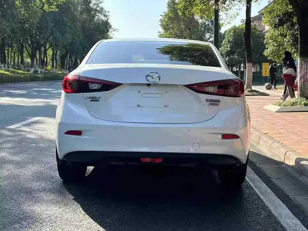 Mazda 3 Axela 2017 — фото 8