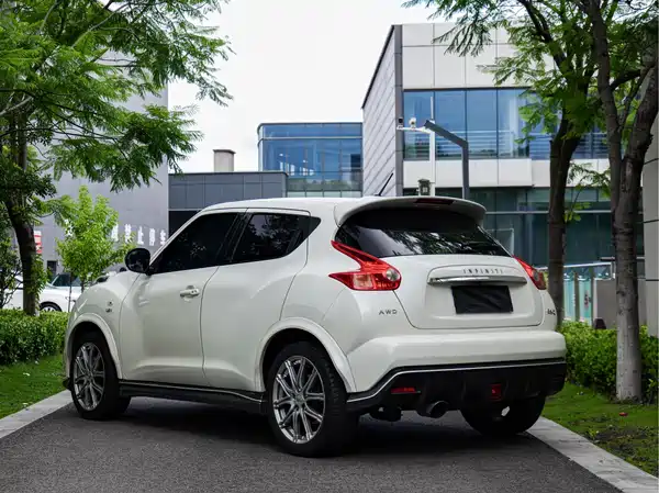 Infiniti ESQ 2015
