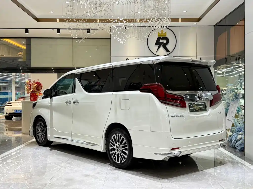 Toyota Alphard 2015 — фото 15