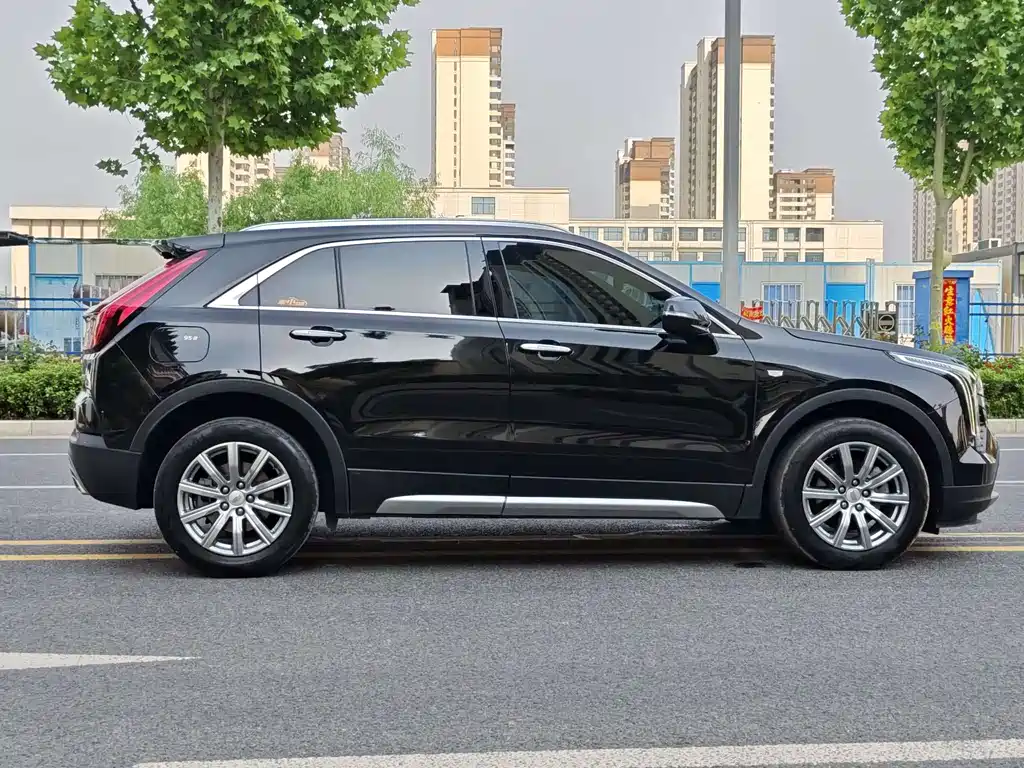 Cadillac XT4 2022 — фото 13