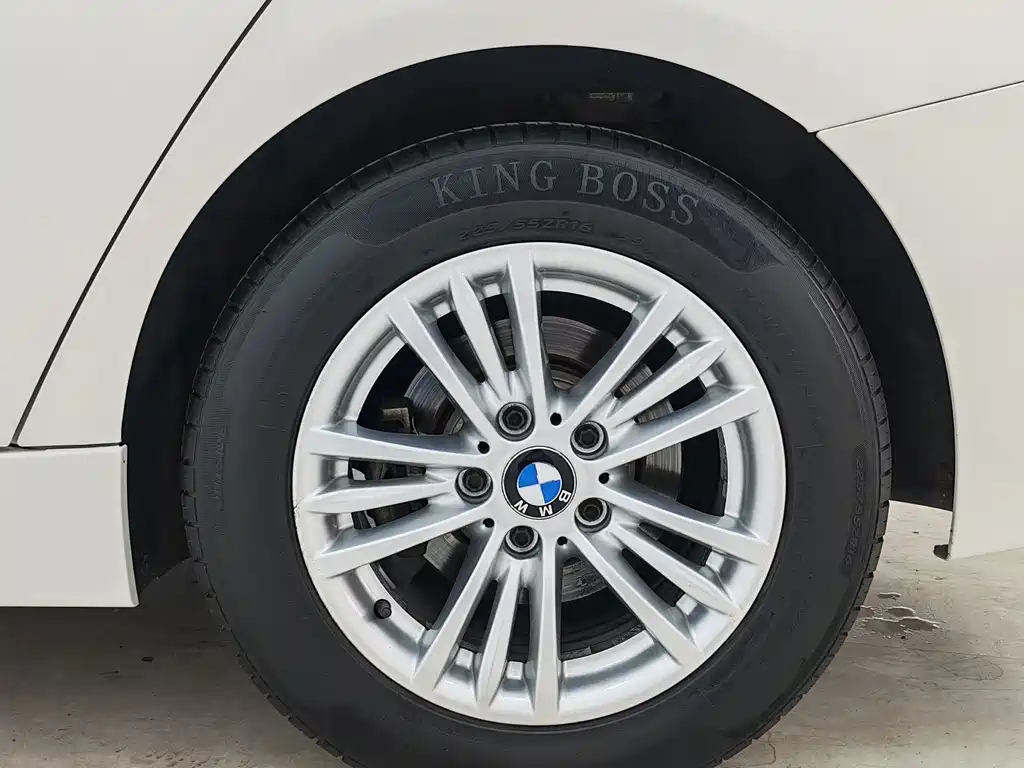 BMW 3 Series 2015 — фото 17