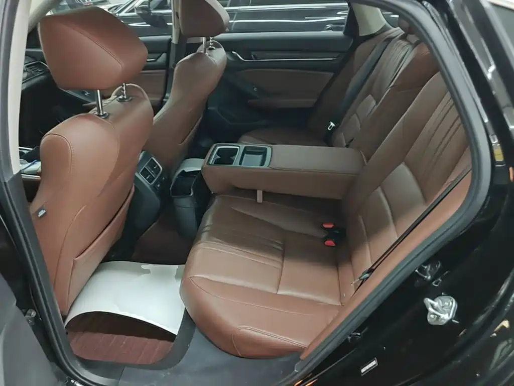 Honda Accord 2018 — фото 17
