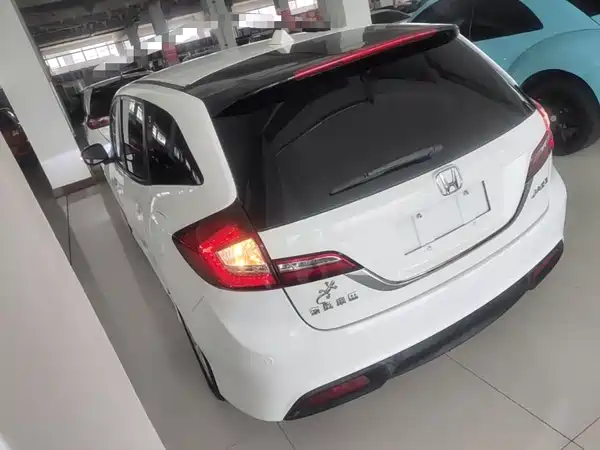 Honda Jade 2016