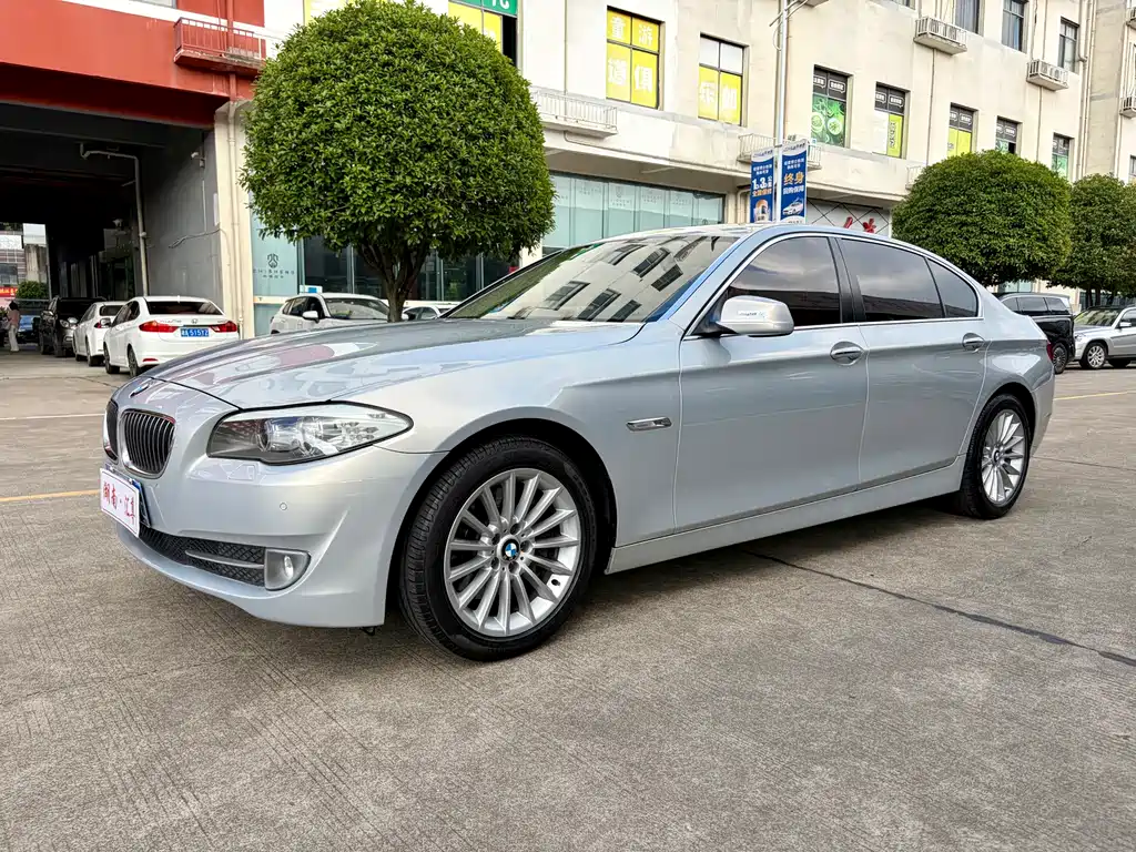 BMW 5 Series 2013 — фото 1