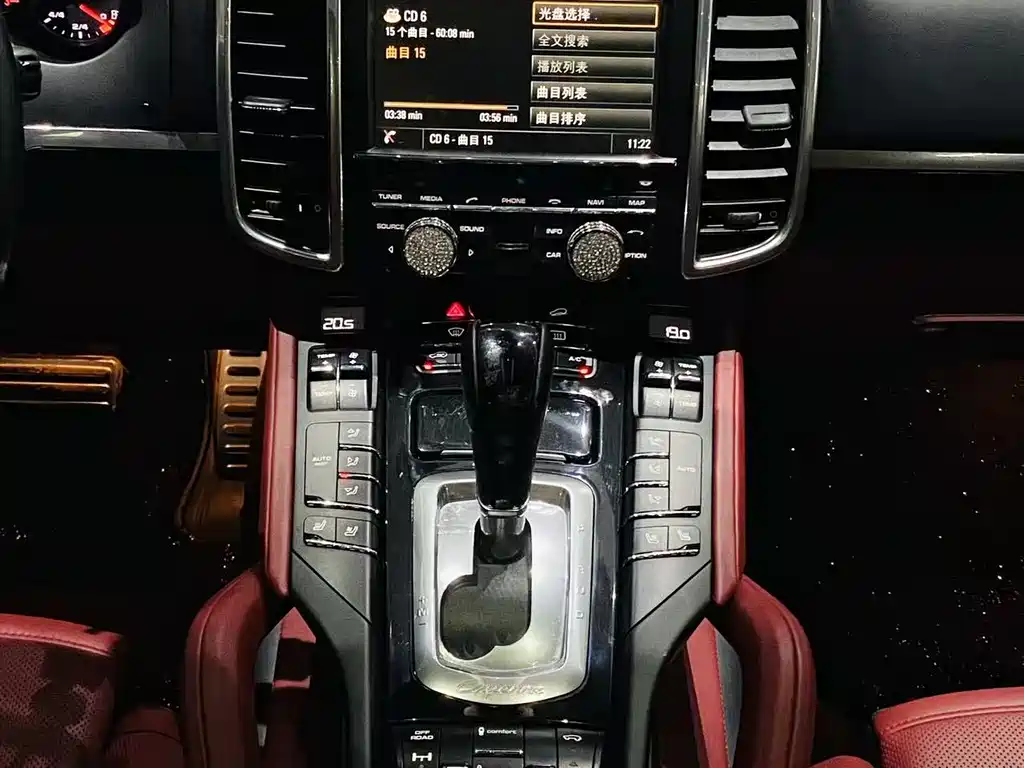 Porsche Cayenne 2016 — фото 9