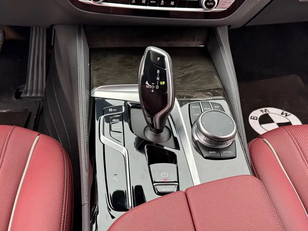 BMW 5 Series 2020 — фото 12