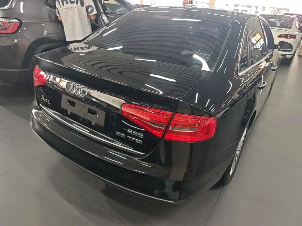 Audi A4L 2016