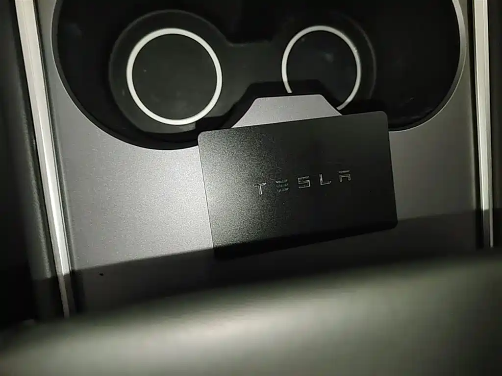 Tesla Model Y 2021 — фото 9