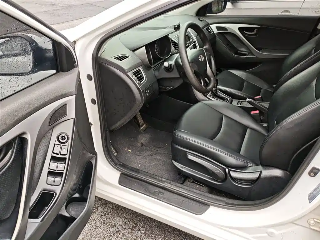 Hyundai Elantra Langdong 2016 — фото 16