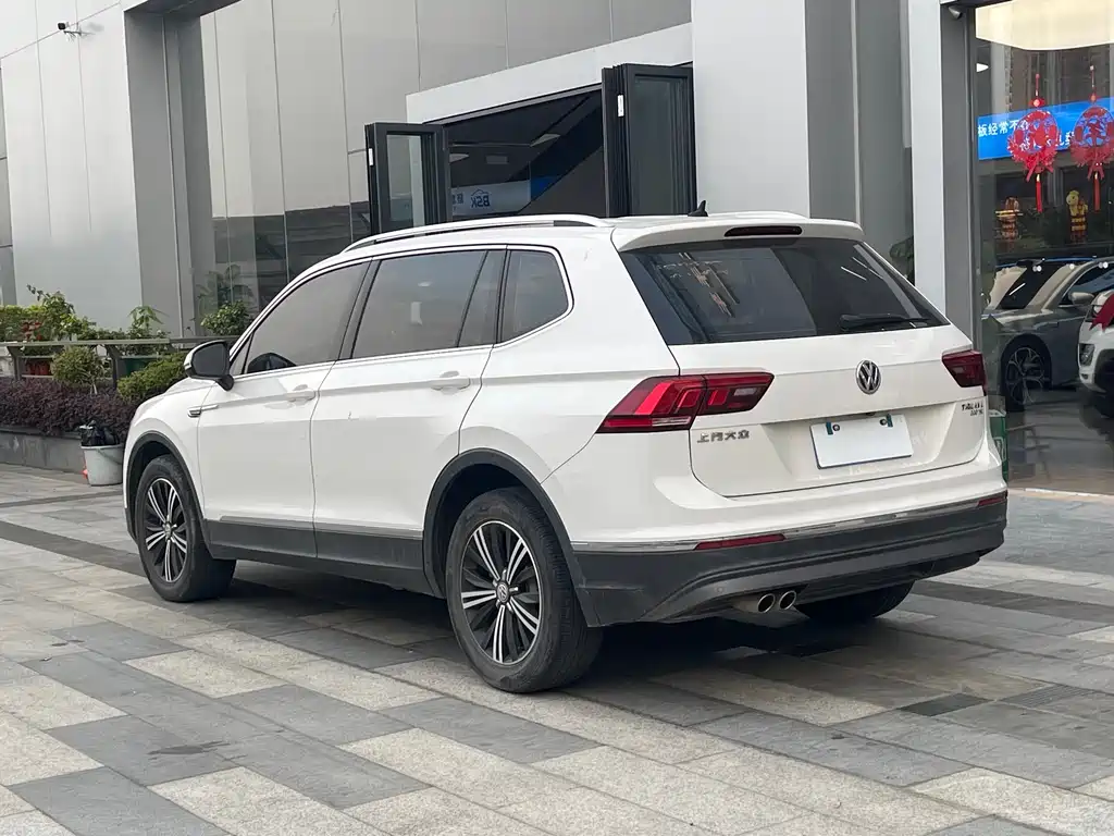 Volkswagen Tiguan L 2020 — фото 24