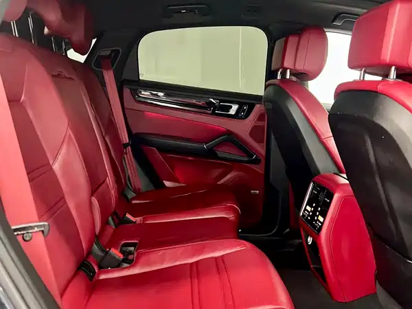 Porsche Cayenne 2022