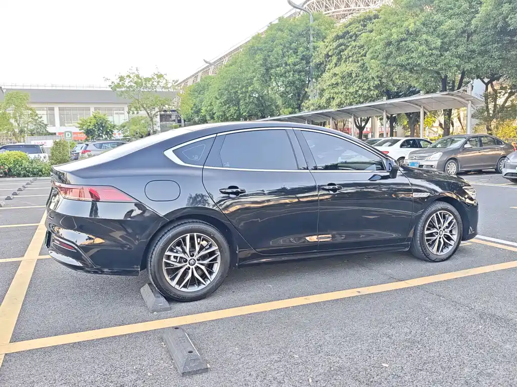 BYD Qin PLUS 2022 — фото 28
