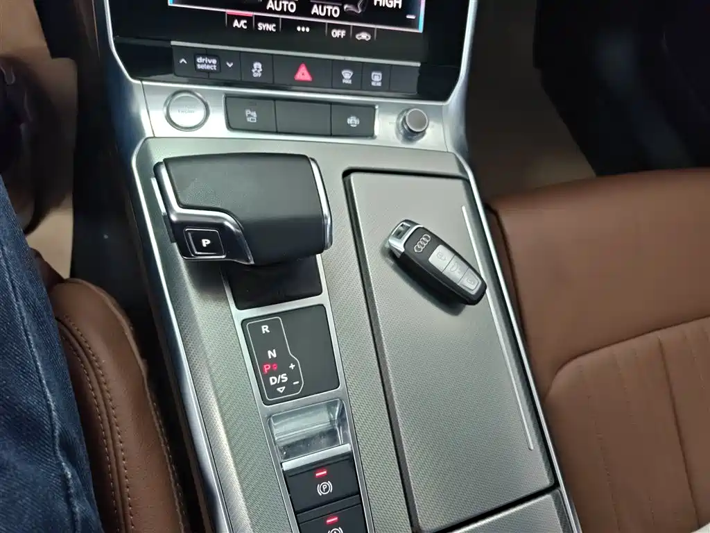 Audi A6L 2020 — фото 10