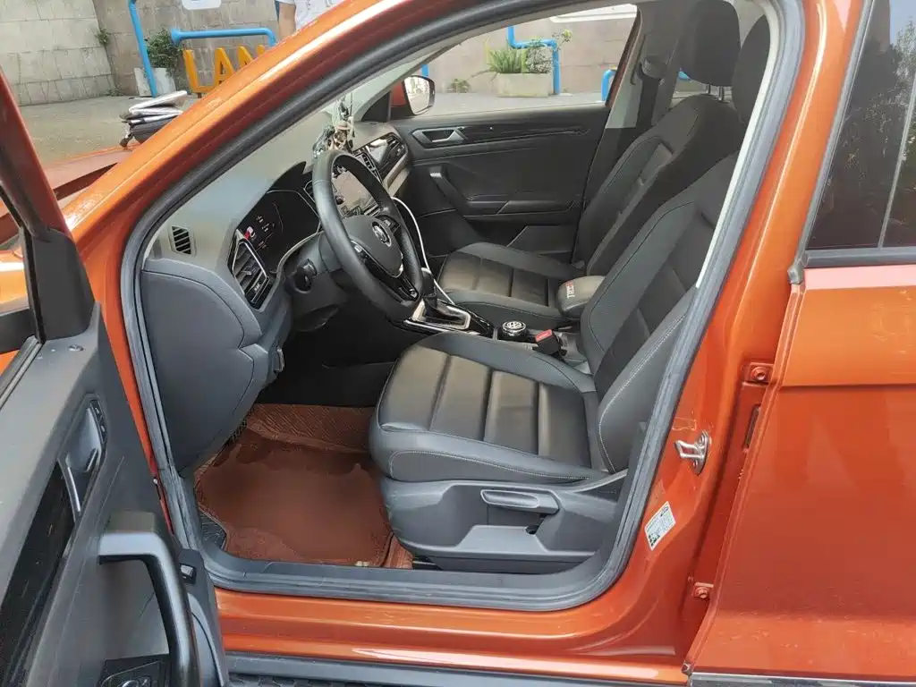 Volkswagen T-Roc 2020 — фото 16