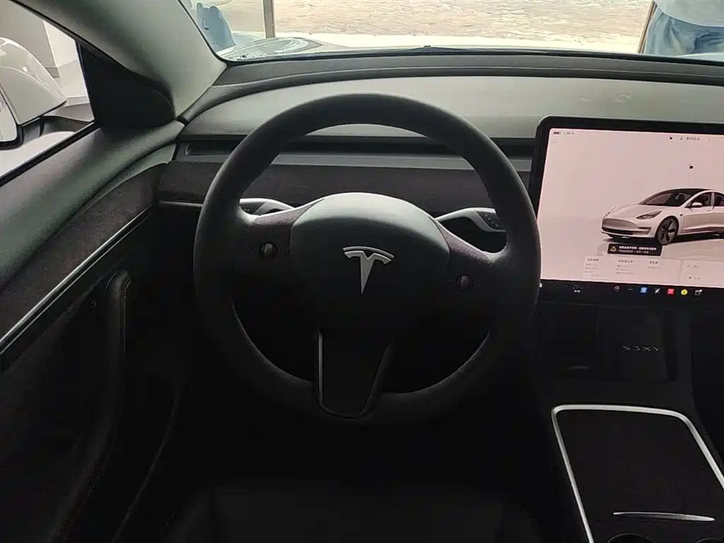 Tesla Model 3 2023 — фото 11