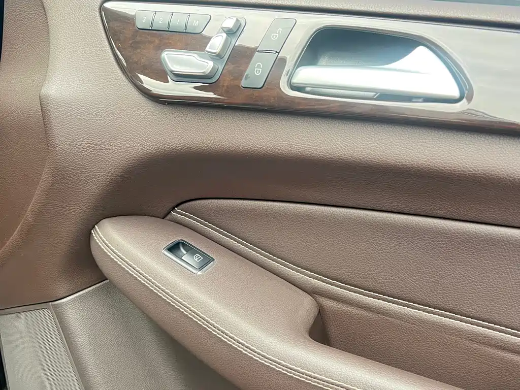 Mercedes-Benz GLS 2018 — фото 44