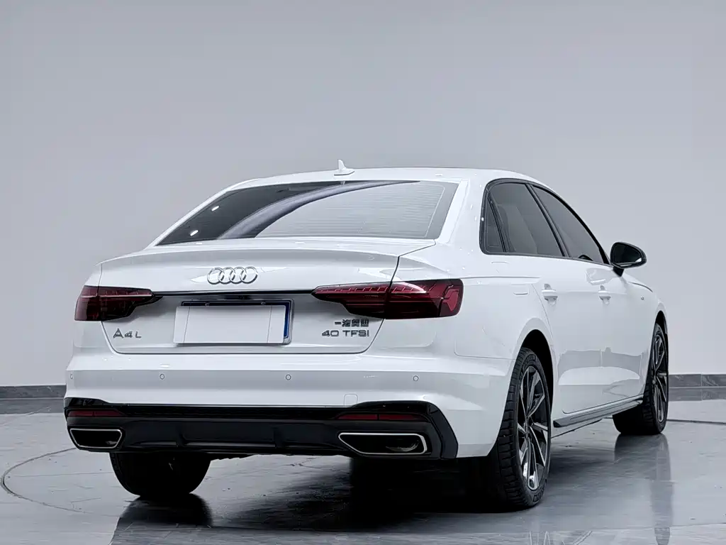 Audi A4L 2023 — фото 16