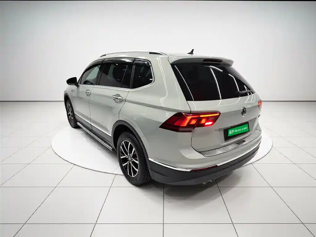Volkswagen Tiguan L 2018 — фото 5