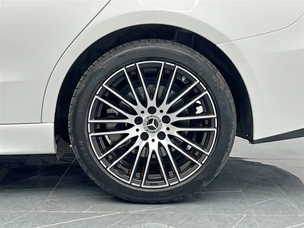 Mercedes-Benz C-Class 2023 — фото 25