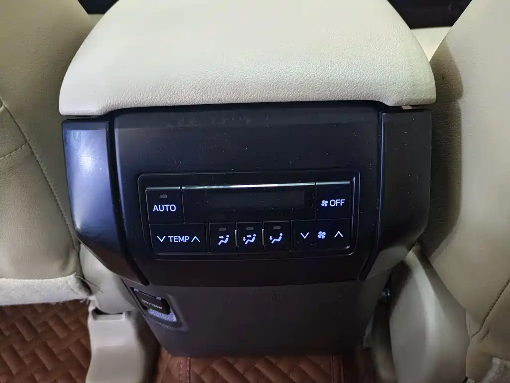 Toyota Prado 2018 — фото 13