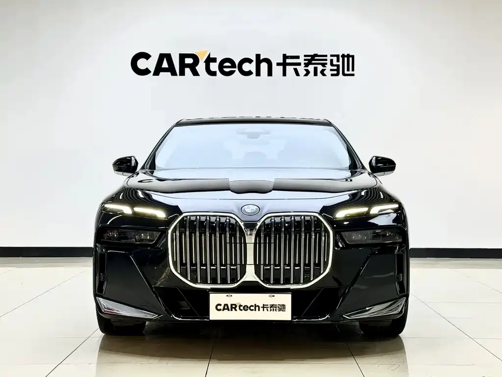 BMW 7 Series 2023 — фото 2