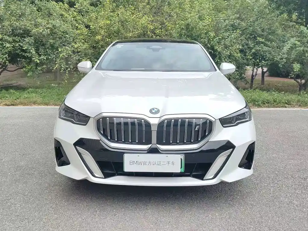 BMW i5 2025 — фото 2