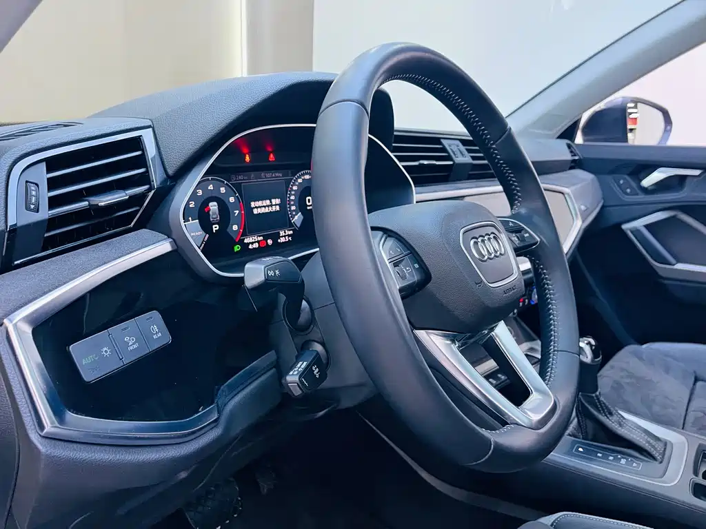 Audi Q3 2020 — фото 18