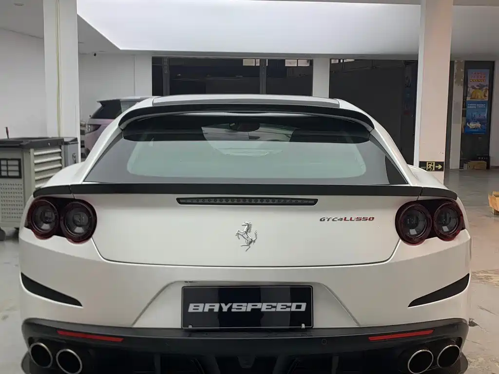 Ferrari GTC4Lusso 2018 — фото 3