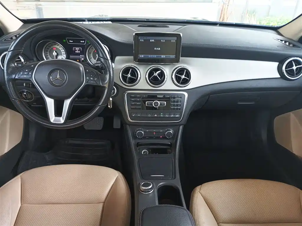 Mercedes-Benz GLA 2016 — фото 10