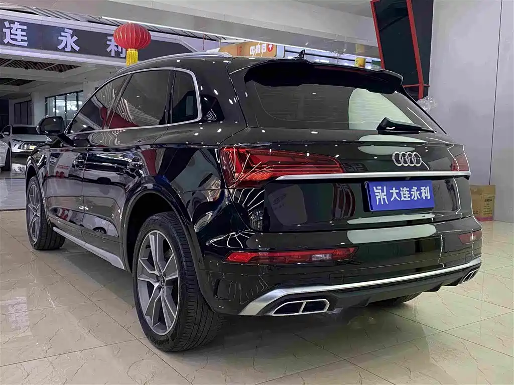 Audi Q5L 2022 — фото 18