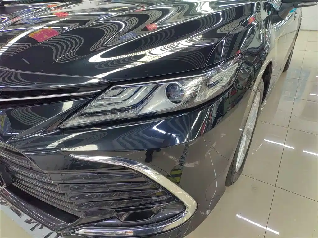 Toyota Camry 2022 — фото 24