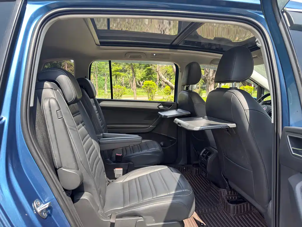 Volkswagen Touran 2018 — фото 15