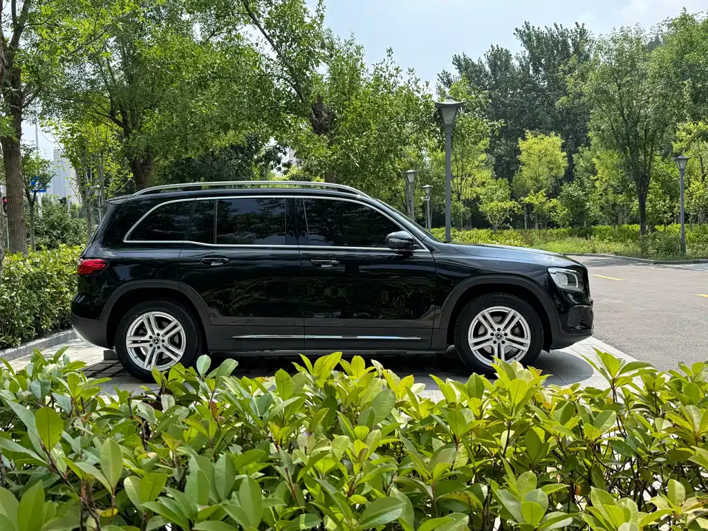 Mercedes-Benz GLB 2021