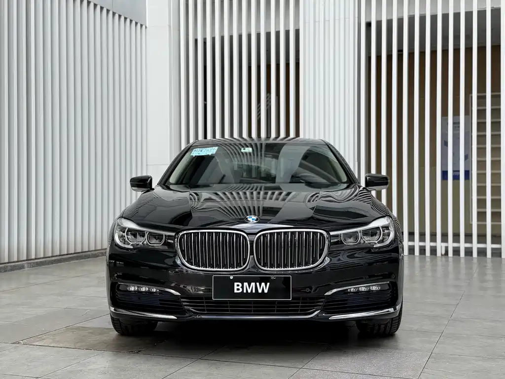 BMW 7 Series 2017 — фото 2