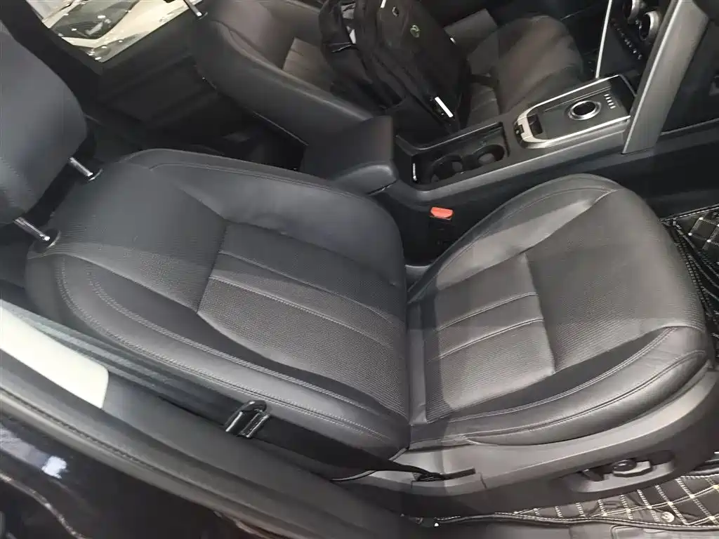 Land Rover Discovery Sport 2017 — фото 16