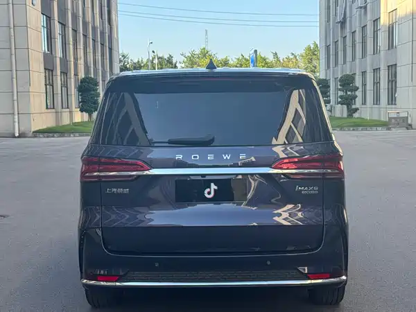Roewe iMAX8 2023