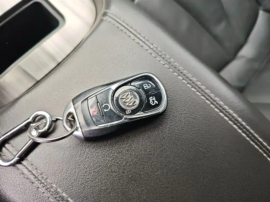 Buick LaCrosse 2018 — фото 9
