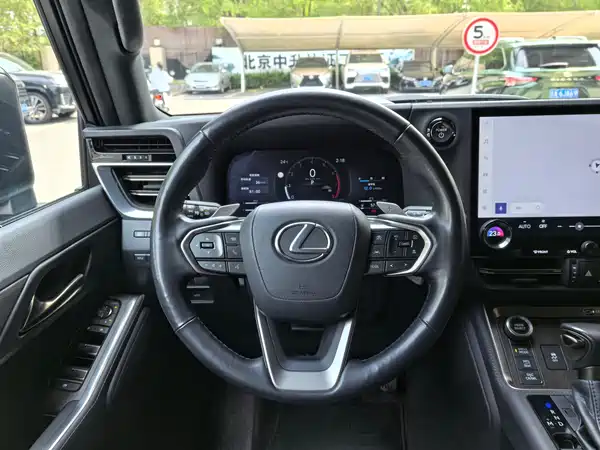 Lexus GX 2024