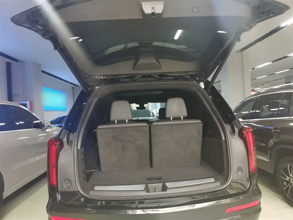 Cadillac XT6 2023 — фото 19