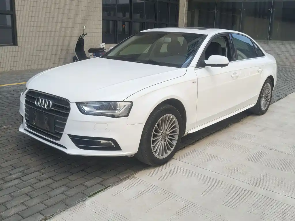 Audi A4L 2015 — фото 1